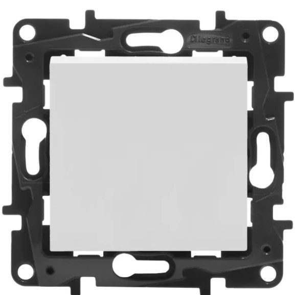 Kryžminis jungiklis Niloe Step Legrand 863107 Kryžminis jungiklis Niloe Step Legrand 863107
