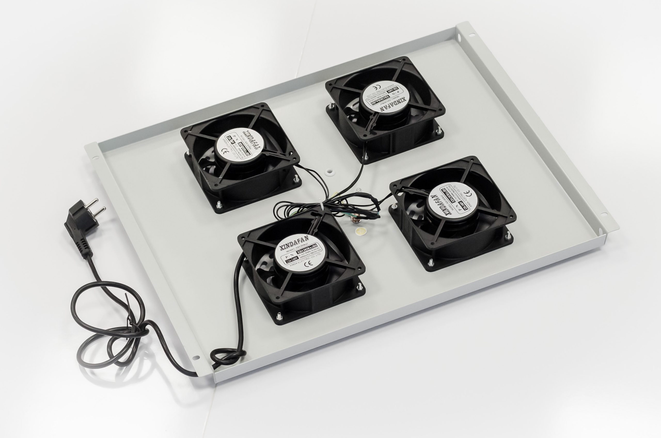 Ventiliatorių blokas 19" TE skirtas 800mm spintai Ventiliatorių blokas 19" TE skirtas 800mm spintai